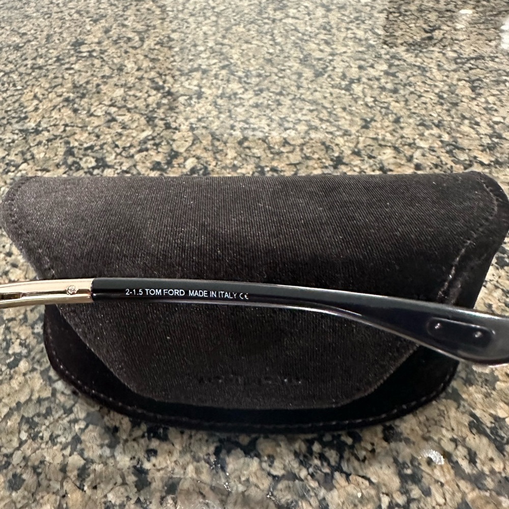 Tom Ford Black Gradient Smoke Women's Sunglasses polarized Model: Whitney, TF9 - Picture 6 of 11